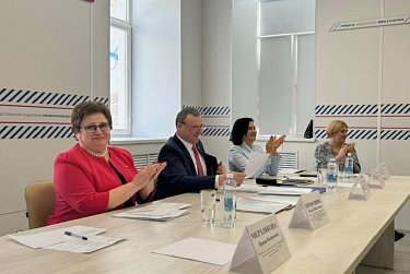 Состоялся первый выпуск в женской политической школе 